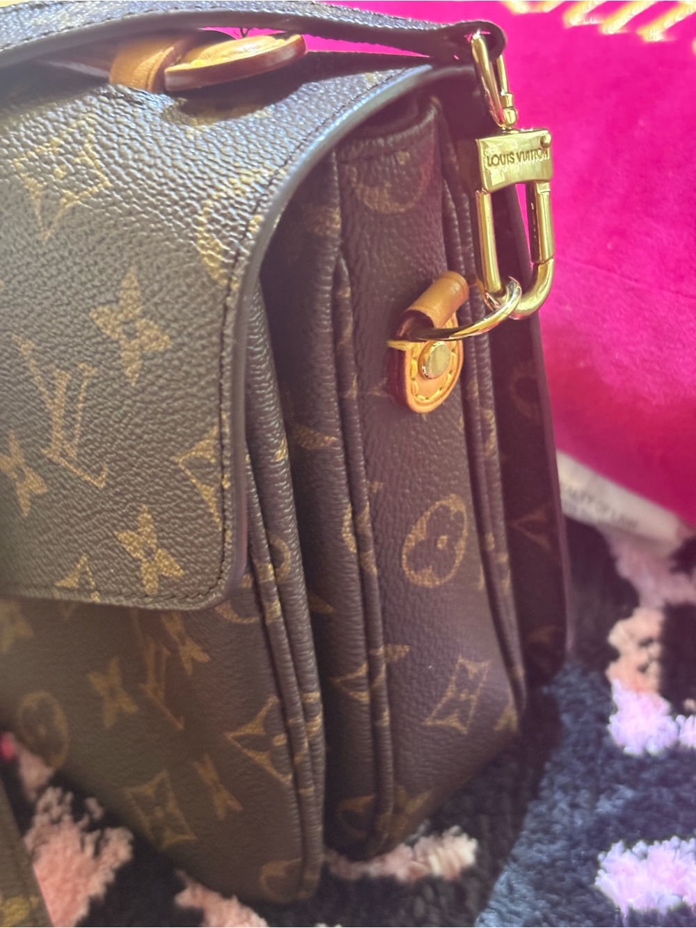 Louis Vuitton Monogram Shoulder Bag - Brown with Gold Hardware - Picture 5 of 11